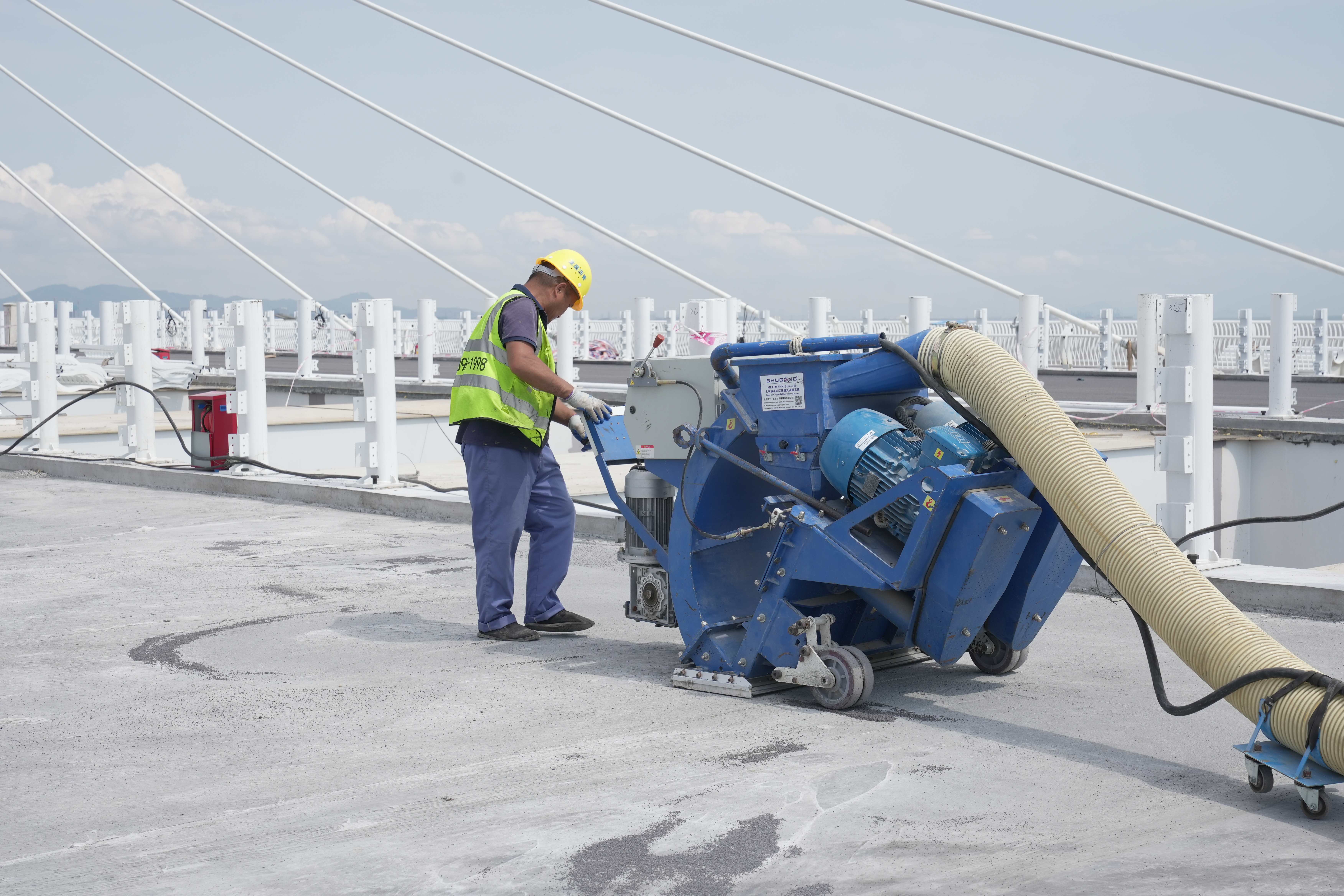 【淞源桥面防水】东莞滨海湾大桥
