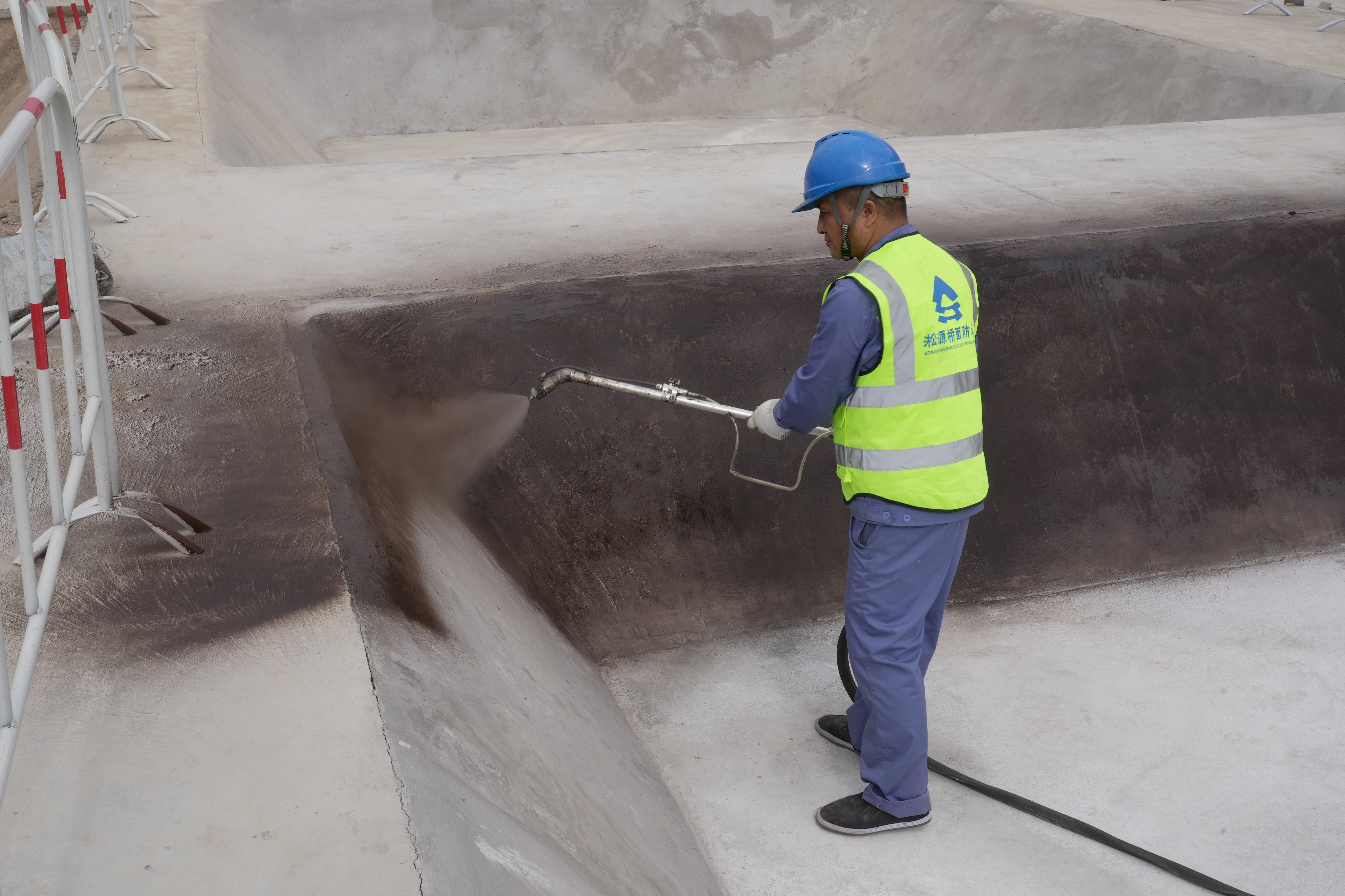 【淞源桥面防水】西安交大附属泾河医院SBS基层处理剂